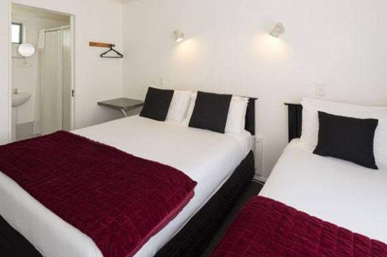 3-Bedroom Apartment - beds